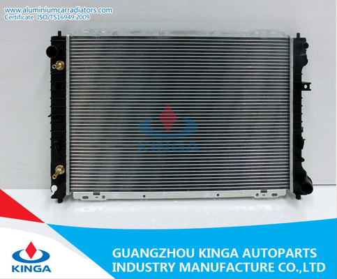 China Auto radiador de alumínio de Mazda para o tributo 01-08 do escape e o navegador 05 - 08 fornecedor