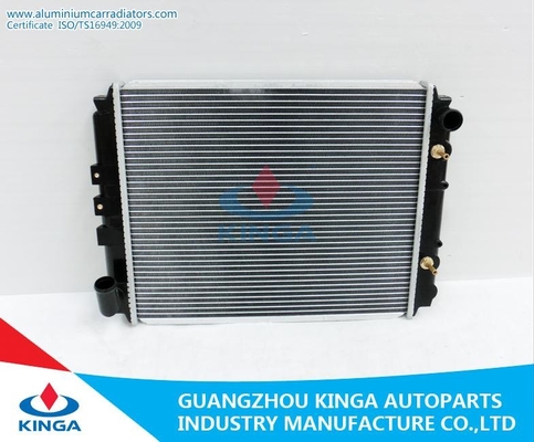 China OEM 21460 - G5501 VANETTE E24 86 - 89 do radiador de Nissan EM PA 26mm/32mm fornecedor