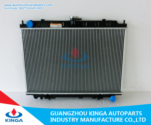 China Máximos de soldadura do alumínio do radiador de Nissan 95 - 02 A32 Oem 21410 - 0L710/2Y900 fornecedor