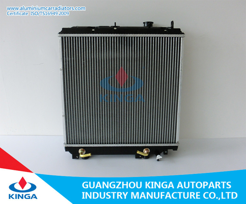 China Radiador de alumínio do elevado desempenho para a transmissão do automóvel do ano RZY220/230 2001 de Dyna fornecedor