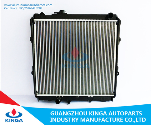 China Substituição do radiador da TA do recolhimento de TOYOTA Hilux com sistema de refrigeração da aleta do tubo fornecedor