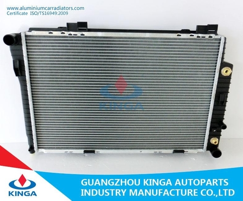 China PA feito sob encomenda 617*418*32mm do radiador do Benz de Mercedes do radiador da placa auto fornecedor