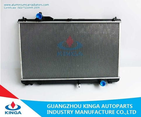 China Tanque plástico do auto radiador de alumínio do carro de LEXUS IS-F 11-MT para Toyota fornecedor