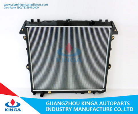 China radiador 16400-0P060/16400-0P040 de alumínio para Toyota INNOVA VIGO'04 EM fornecedor