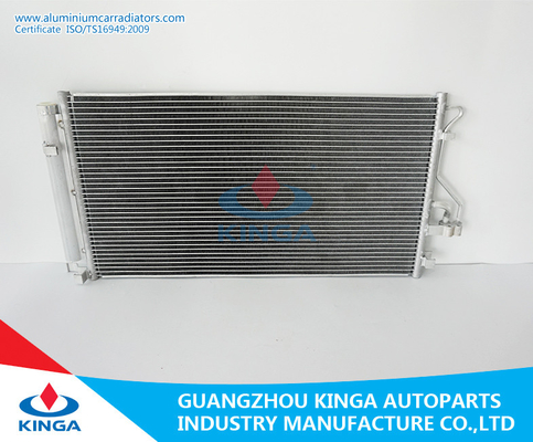 China Condensador refrigerando do desempenho da altura auto para OEM 2009 de Hyundai IX35 976062Y500 fornecedor