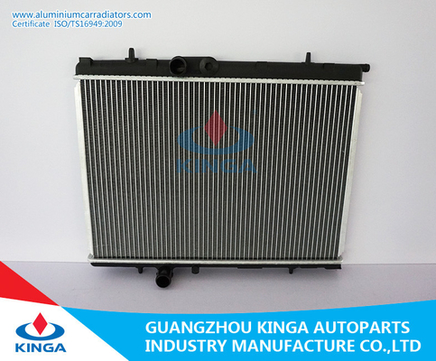 China Radiadores de alumínio do carro KJ-15178-PA16/26 para PEUGEOT 307 no auto radiador feito sob encomenda fornecedor