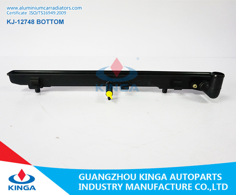 China Diâmetro 31.5mm radiador plástico tanque de substituição para TOYOTA VIOS&amp;#39;2014-MT OEM 16400-OY080 fornecedor
