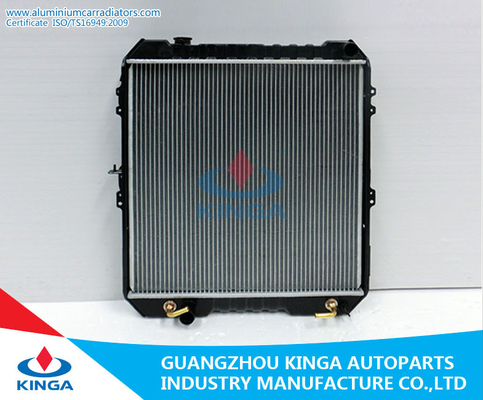 China Auto radiador de Toyota do sistema de refrigeração para HILUX KZN165R com TA de alumínio do núcleo fornecedor