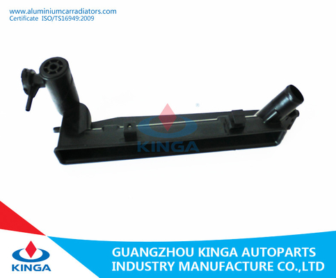 China Tanque material do radiador PA66 do carro das peças de automóvel para TOYOTA COROLLA'01 - TA 04 ZZE122 fornecedor