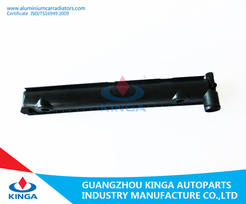 China Tanque plástico material BMW W201/190d '82-93 do excesso do radiador PA66 fornecedor