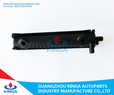 China Tamanho direito de BMW W201/260E'84-93 63*400 do tanque do radiador para a venda fornecedor