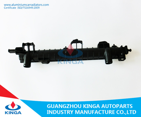 China TANQUE de ÁGUA PLÁSTICO do RADIADOR do CARRO PARA O BENZ ML-CLASS W163 ML270'98 EM fornecedor