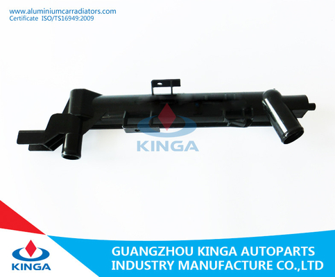 China PA66 endireitam a substituição plástica do tanque do radiador para Toyota Rav4 '03 ACA21 EM fornecedor