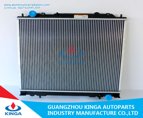 China Os radiadores de alumínio eficazes refrigerando do carro para Mitsubishi L400/espaçam a engrenagem '94 fornecedor