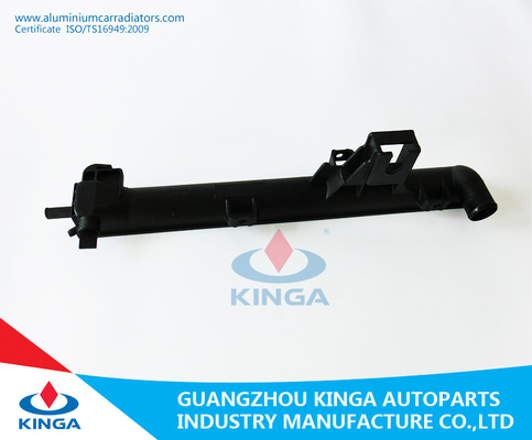 China Tanque plástico do radiador do ISO para Chrysler 01 - 04 Cherokee grandes fornecedor