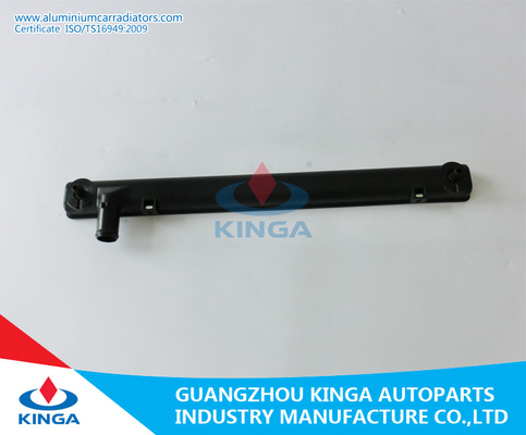 China DEMIO/MAZDA 2 04 em OEM plástico ascendente ZJ03-15-200 ZJ09-15-200 do tanque do radiador fornecedor