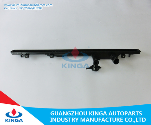 China Tanque plástico do radiador do tanque da parte superior do radiador do diâmetro 32mm para MAZDA CX - 7' 2007-2010 EM fornecedor
