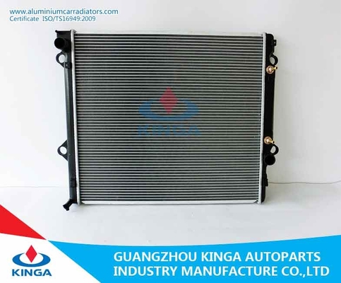 China OEM automotivo 16400 de Toyota KZJ120 1KZT dos radiadores das peças de motor do tanque da água do carro 67310 fornecedor