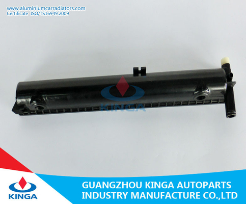 China Benz W124/230E'84-93 no reparo plástico 124 do radiador do tanque 500 2803/9003 fornecedor