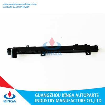 China Plástico RX-8 1.3L'04-05 Mazda do radiador do tanque de água após o radiador do mercado fornecedor