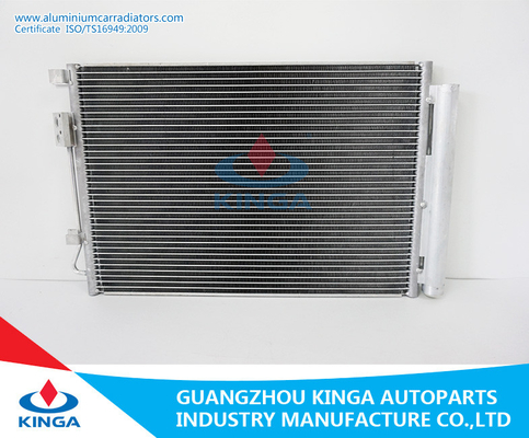 China Condensador do condicionamento de ar do carro/OEM 1998 condensador D22 de Nissan 92110-2S401 fornecedor