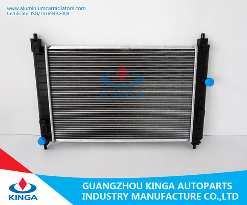 China Tanque de alumínio do plástico do OEM 9024142 dos radiadores do carro da TA da VELA 1.2L'2011 de CHEVROLET fornecedor