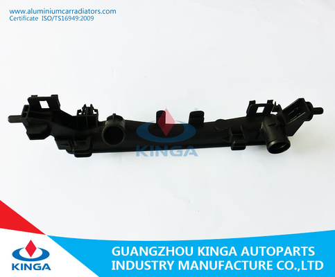 China Motor que refrigera o tanque de água plástico do auto radiador para OEM 1300279/de OPEL 2006 CORSA D 55701408 fornecedor