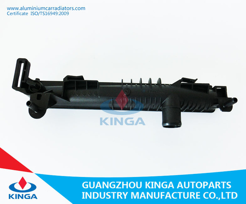 China Substitua o tanque plástico do direito do tanque do radiador para TA 1.9D de RENAULT KANGOO 97 fornecedor