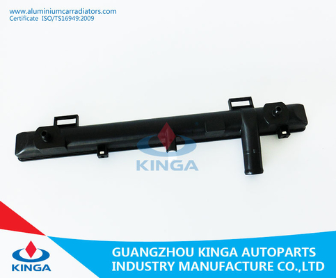 China 1.89* 22,93 do motor polegadas de tanque plástico do radiador para SUZUKI 2005 SWIFT 17700-63J10 fornecedor