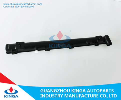 China Bom auto tanque do radiador para Subaru Impreza'92 - 97 no tanque do radiador do carro 45199-FA030 fornecedor