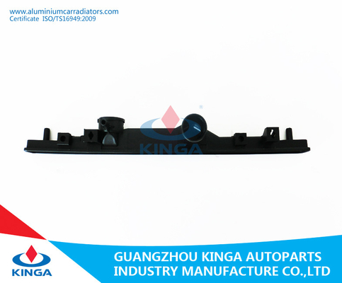 Substituição plástica do tanque do radiador do carro do material do PA 66 para o POTRO '92 de Mitsubishi fornecedor