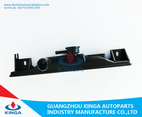 O automóvel substitui solda o tanque plástico do radiador para TA 05 KJ-18032 rápida de Suzuki fornecedor