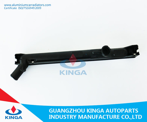 Mais baixo tanque plástico para o auto radiador de Suzuki Cultus Ga11 rápido 1995 fornecedor