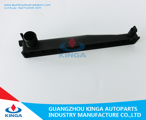 Tanque plástico do radiador para OEM 45199-AA180 do material PA66 de LEGACY'90-91 BC5 fornecedor