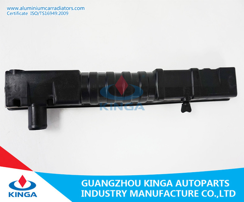Tanque da extremidade do radiador/tanque plástico do radiador do radiador de Toyota Hiace'88-89 2Y/3Y/4Y Mt fornecedor