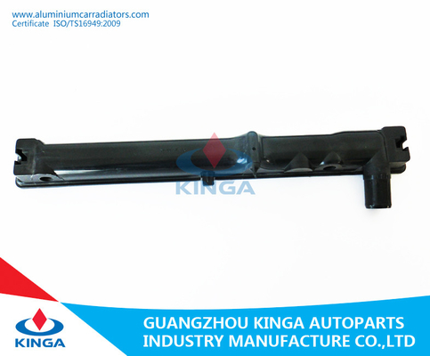 Toyota Landcruiser HZJ73V'96-99 no tanque plástico 16400-17161 do radiador do líquido refrigerante fornecedor