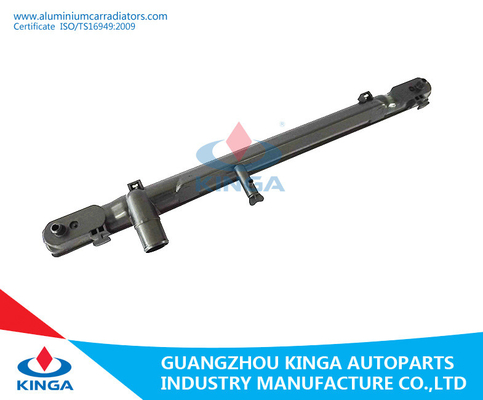 O tanque plástico do radiador do líquido refrigerante para o tanque do radiador de TOYOTA CROWN'06 UZS186 parte fornecedor