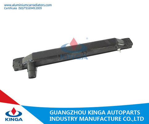 Auto tanque do radiador para Toyota Landcruiser'95-98 HDJ81V Mt no tanque da parte inferior PA66GF30 fornecedor