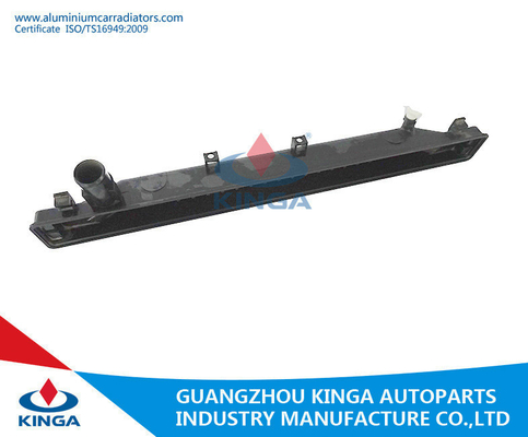 Auto tanque do radiador para Toyota Landcruiser'95-98 HDJ81V Mt no tanque da parte inferior PA66GF30 fornecedor