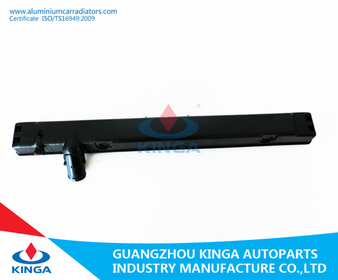 LANDCRUISER'09 UZJ200 NO OEM plástico do reparo do tanque do radiador 16400-53081 fornecedor
